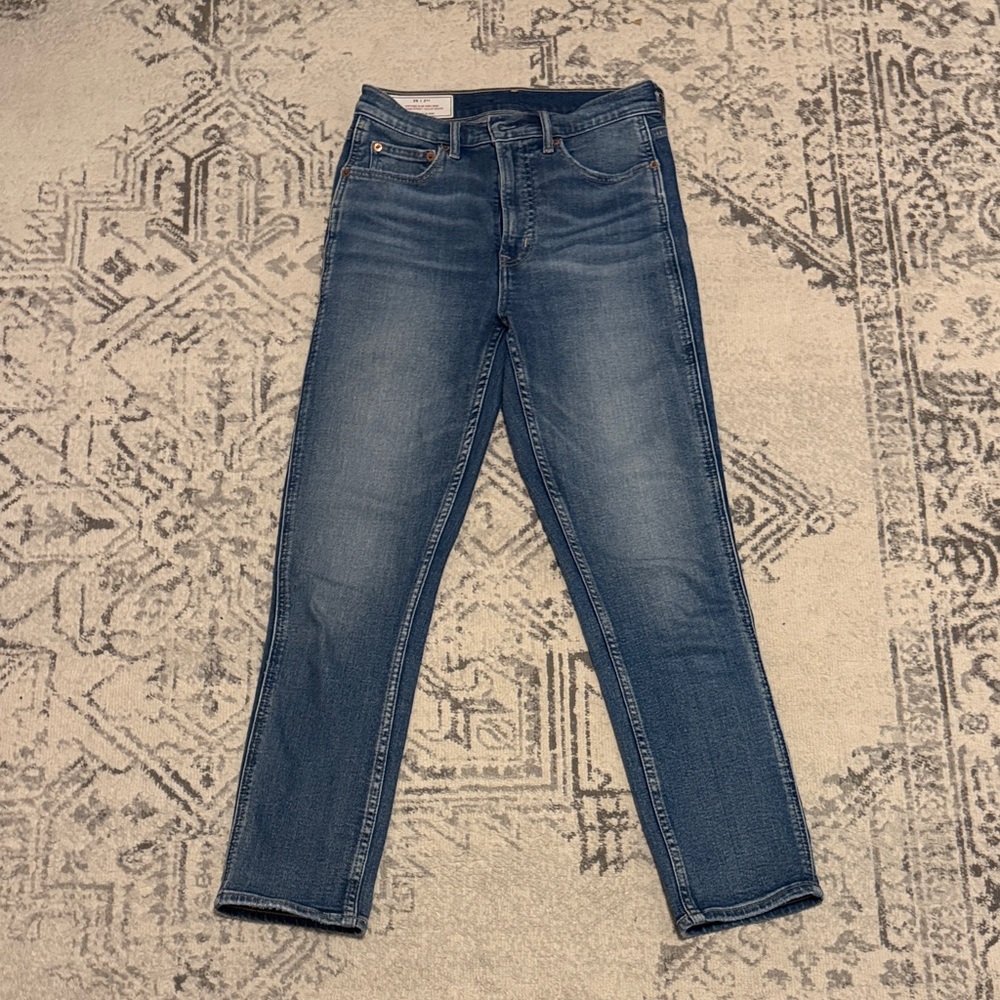 GAP Women's Straight Leg Blue Jeans